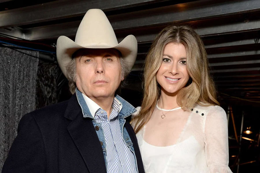  Dwight Yoakam Wife