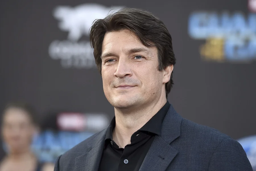 nathan fillion age