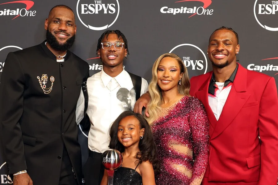 lebron james wife height
