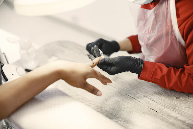 How Busy Nail Salons Handle Walk-Ins and Bookings at the Same Time