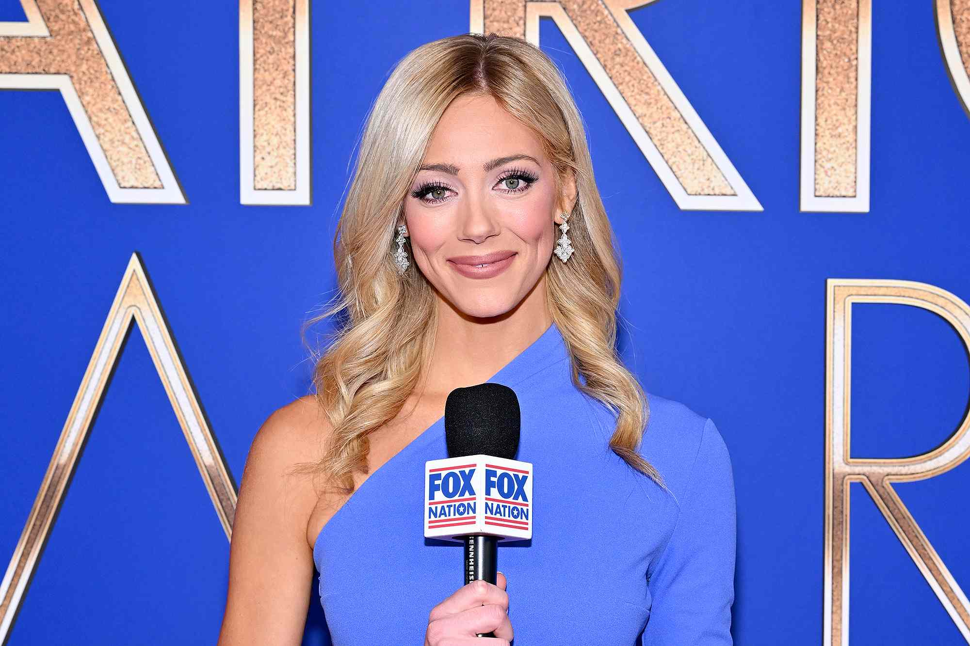 Abby Hornacek Height