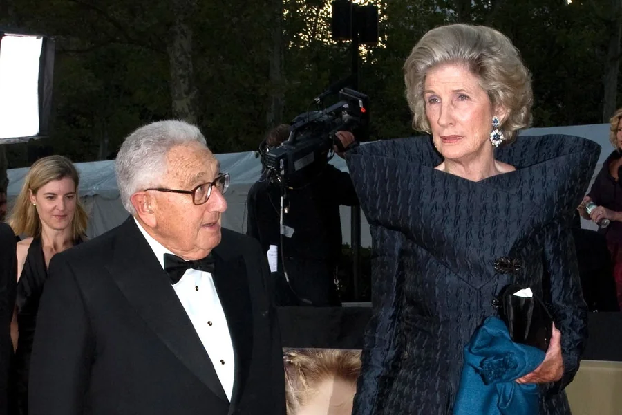 Nancy Kissinger Height
